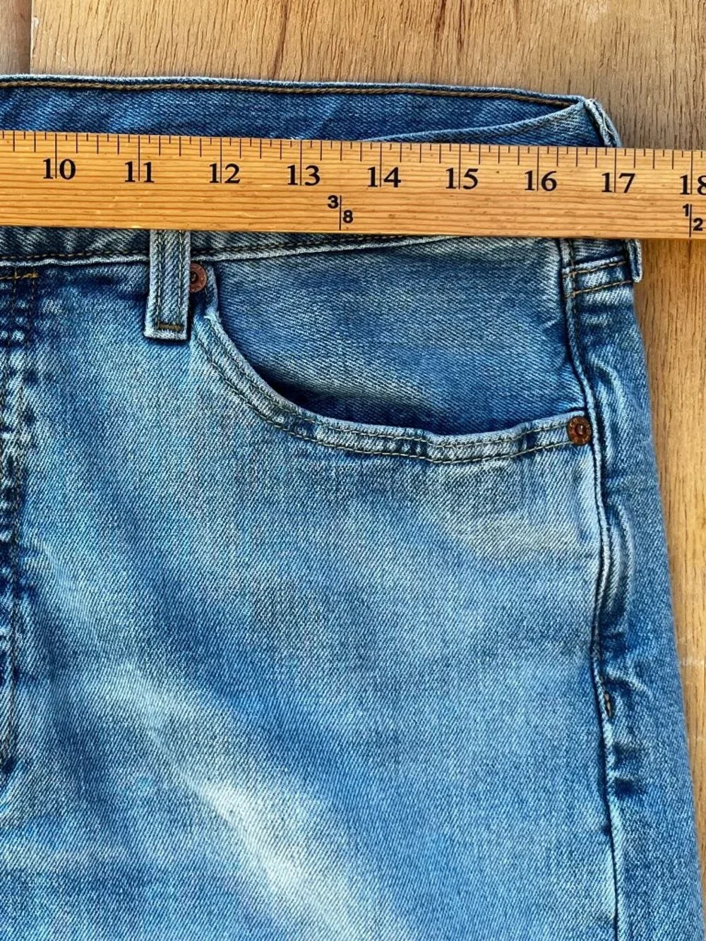 LEVIS 501 BUTTON FLY DESTRUCTED STRAIGHT LEG JEANS MEN’S sz 34W X 34L STRETCH